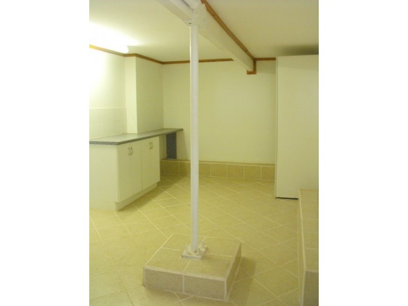 8 Craggs Court, Carnarvon WA 6701