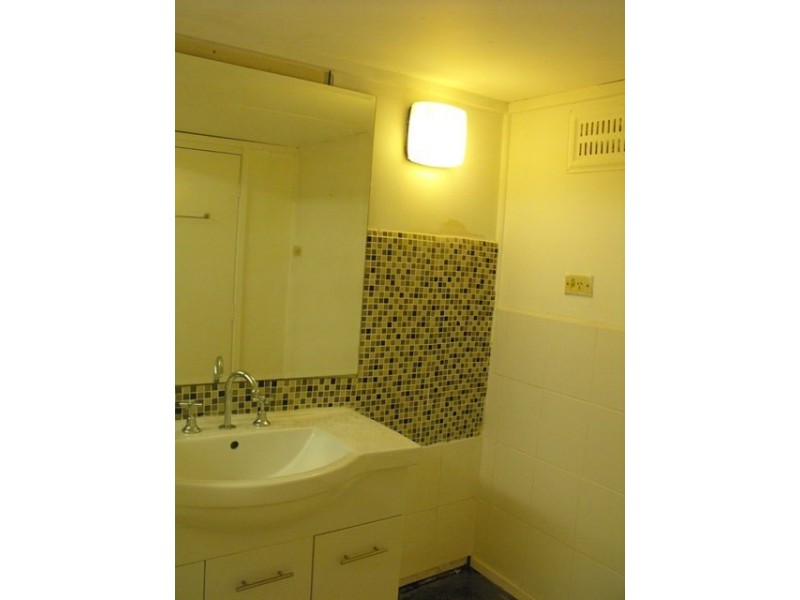 8 Craggs Court, Carnarvon WA 6701