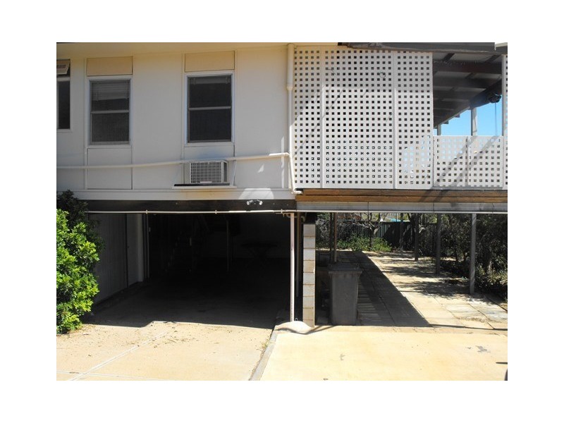 8 Craggs Court, Carnarvon WA 6701