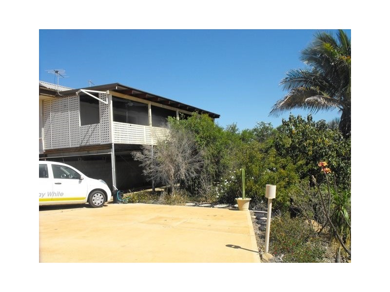 8 Craggs Court, Carnarvon WA 6701