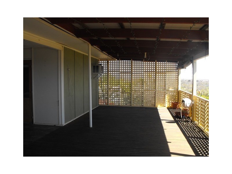 8 Craggs Court, Carnarvon WA 6701