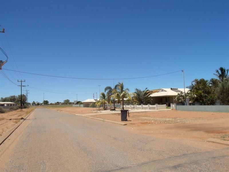12 Finnerty Street, Carnarvon WA 6701