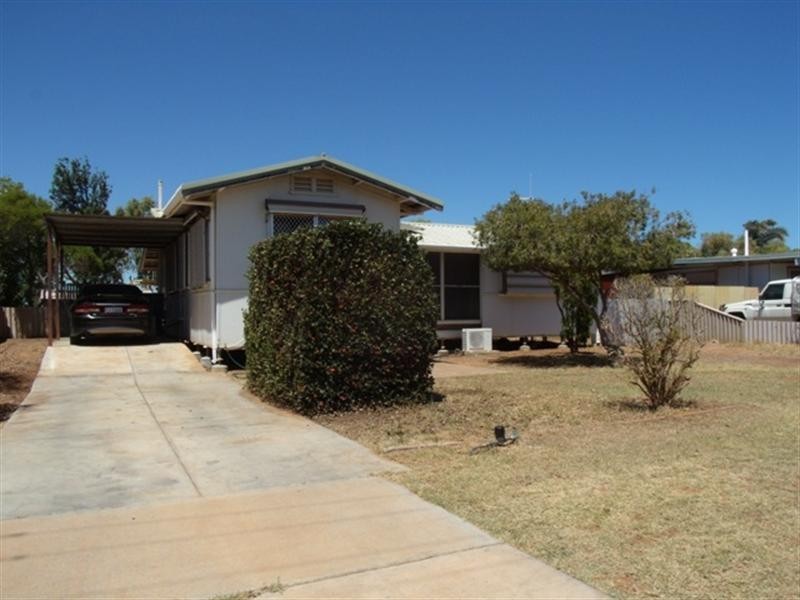 8 Ridley Place, Carnarvon WA 6701