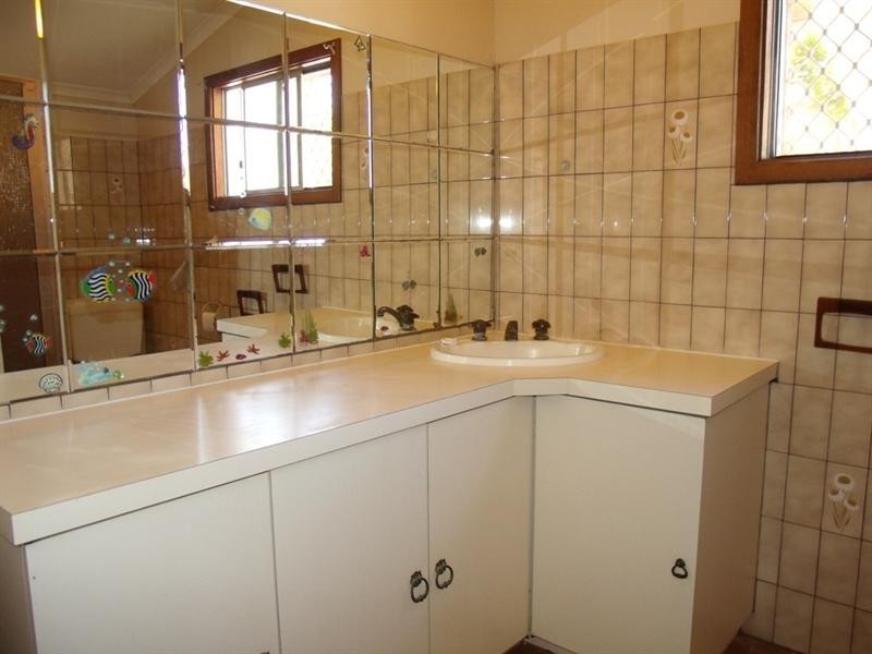 8 Ridley Place, Carnarvon WA 6701