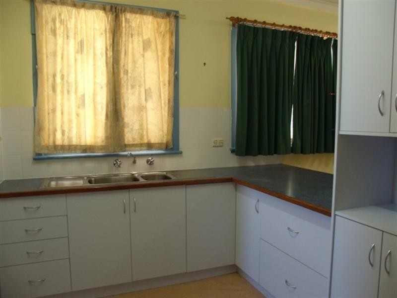 8 Ridley Place, Carnarvon WA 6701