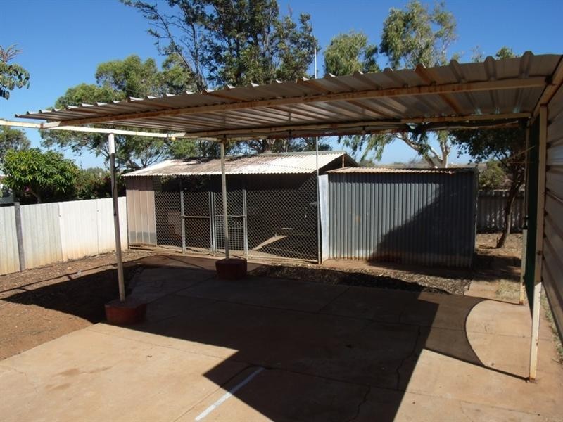 8 Ridley Place, Carnarvon WA 6701