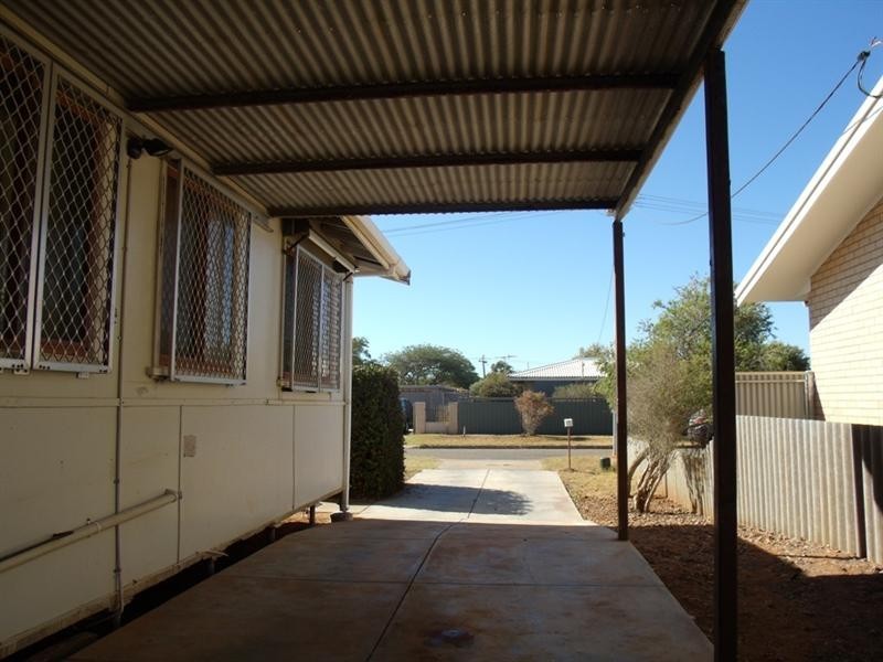8 Ridley Place, Carnarvon WA 6701