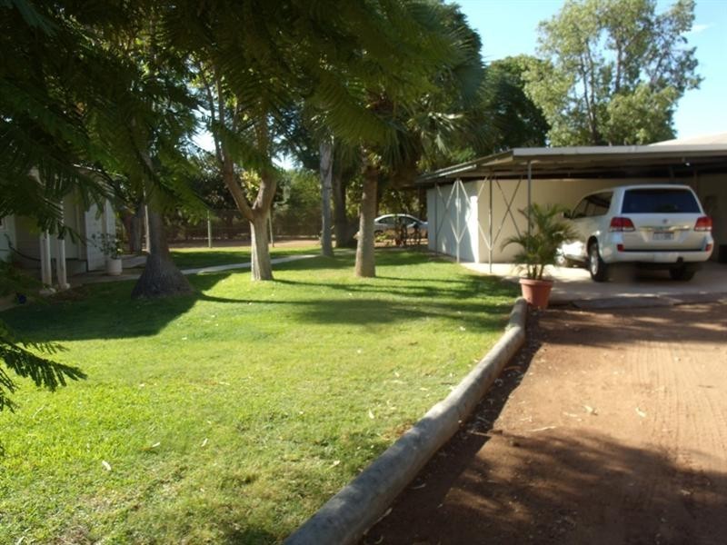 33 Sanderson Road, Carnarvon WA 6701