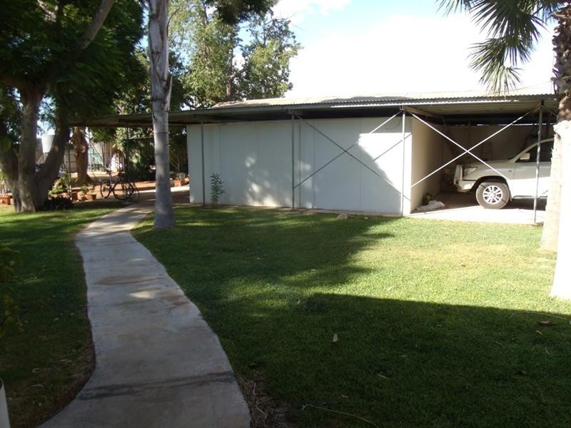 33 Sanderson Road, Carnarvon WA 6701