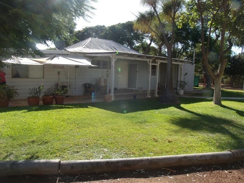 33 Sanderson Road, Carnarvon WA 6701