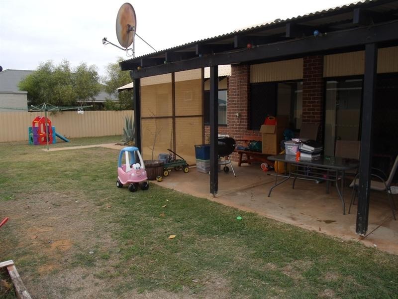 6 Mindirra Crescent, Carnarvon WA 6701