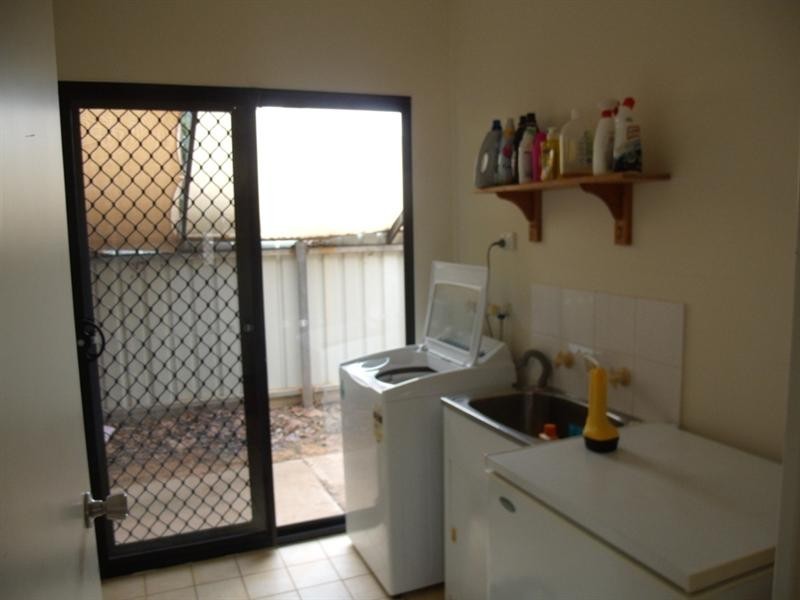 6 Mindirra Crescent, Carnarvon WA 6701