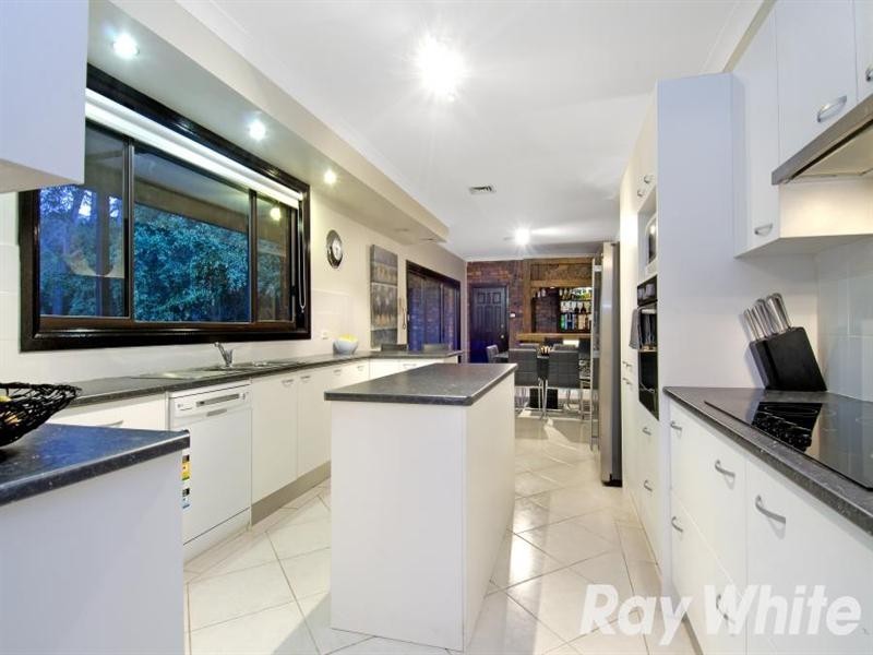 24 Winchcombe Place, Castle Hill NSW 2154