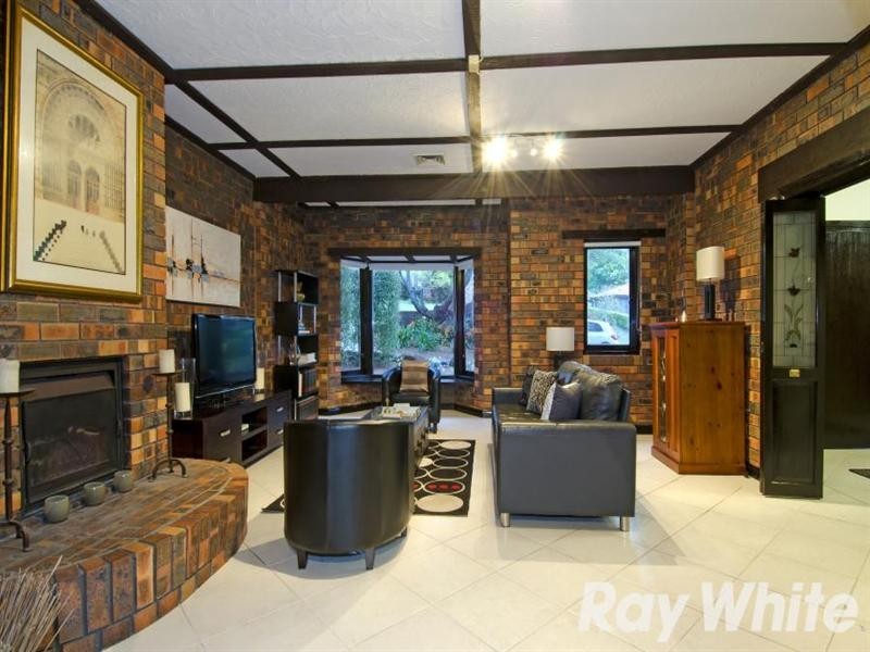 24 Winchcombe Place, Castle Hill NSW 2154