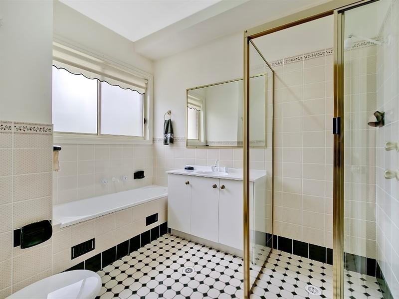 2/20 Thomas Wilkinson Avenue, Dural NSW 2158