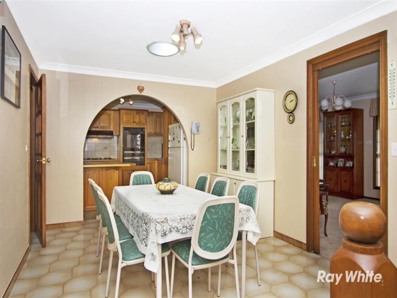 32 Crestwood Drive, Baulkham Hills NSW 2153