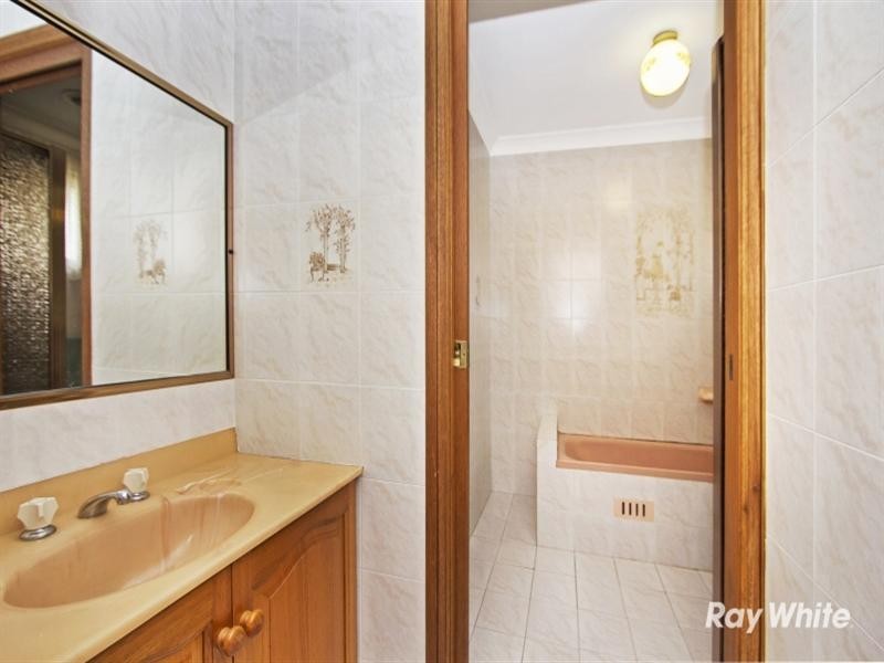 32 Crestwood Drive, Baulkham Hills NSW 2153