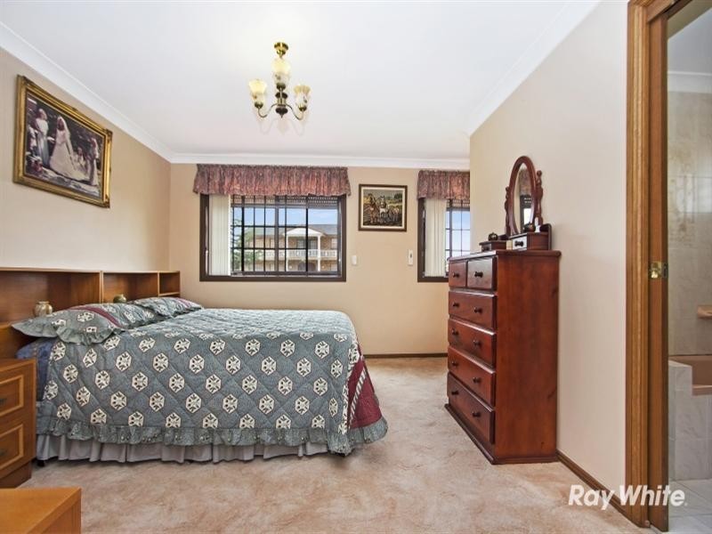 32 Crestwood Drive, Baulkham Hills NSW 2153