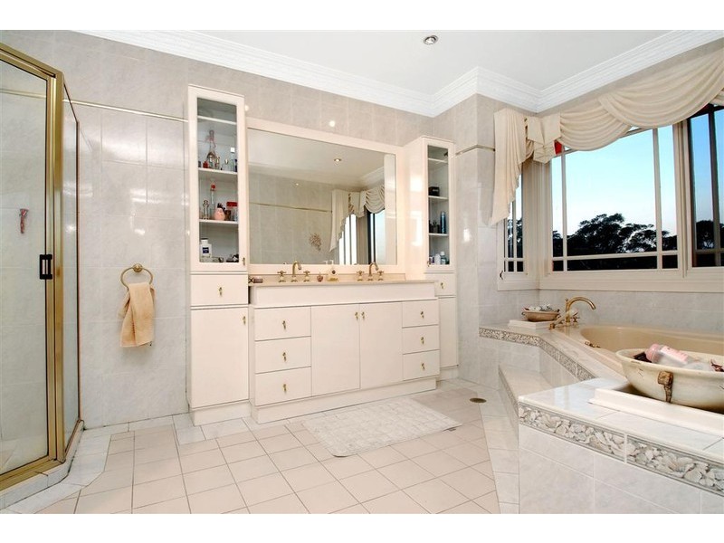 30 Sandhurst Crescent, Glenhaven NSW 2156