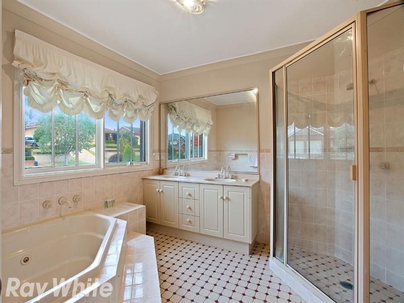 3 Myrtle Grove, Bella Vista NSW 2153