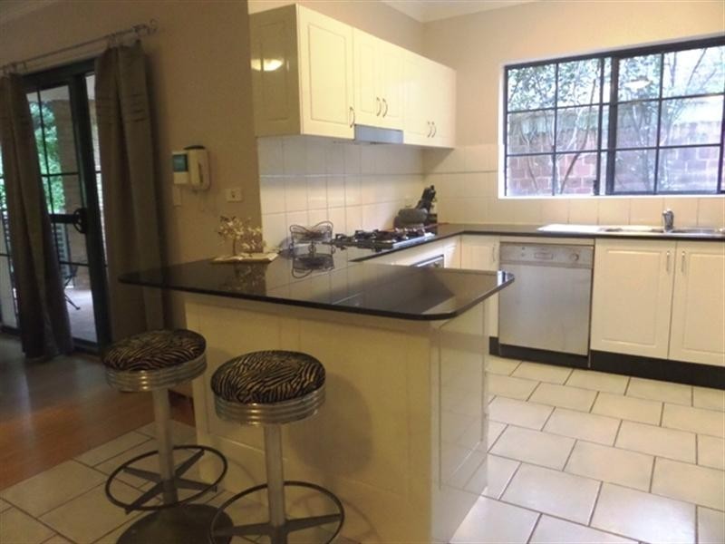 4/50 Cecil Avenue, Castle Hill NSW 2154