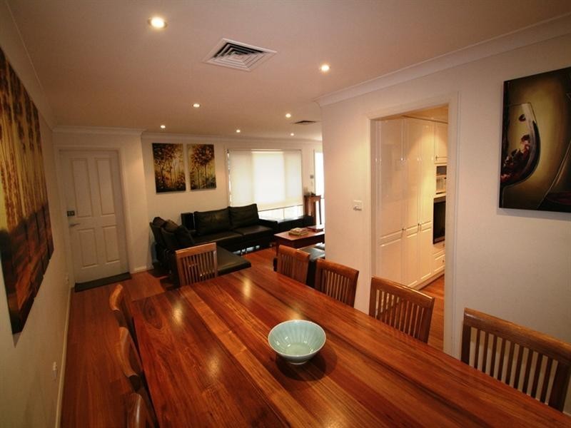 2 Cumberland Avenue, Castle Hill NSW 2154