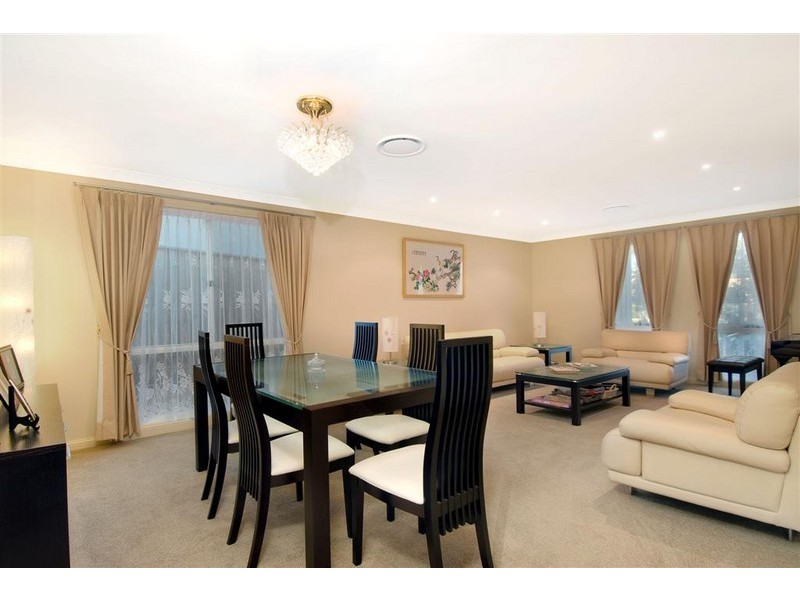 10 Larcom Road, Beaumont Hills NSW 2155