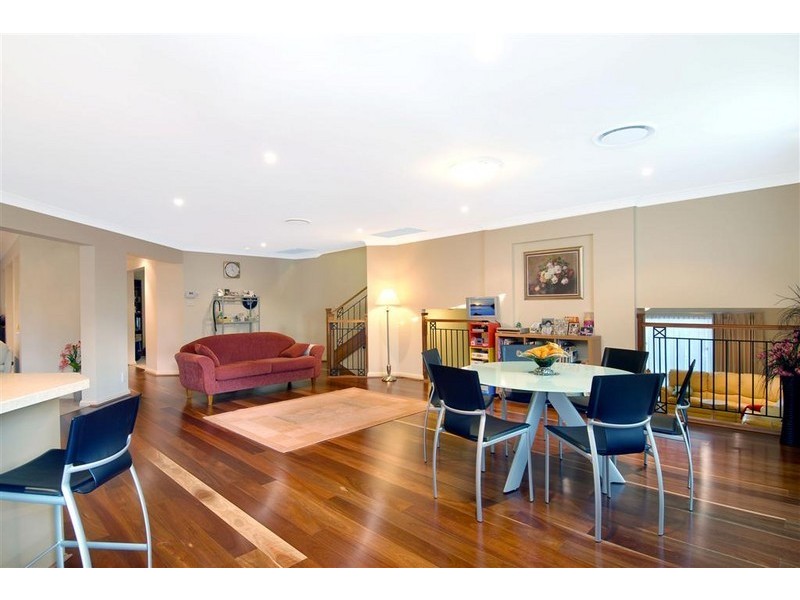 10 Larcom Road, Beaumont Hills NSW 2155