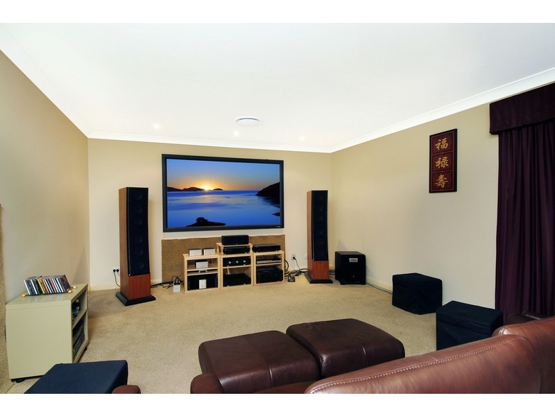 10 Larcom Road, Beaumont Hills NSW 2155