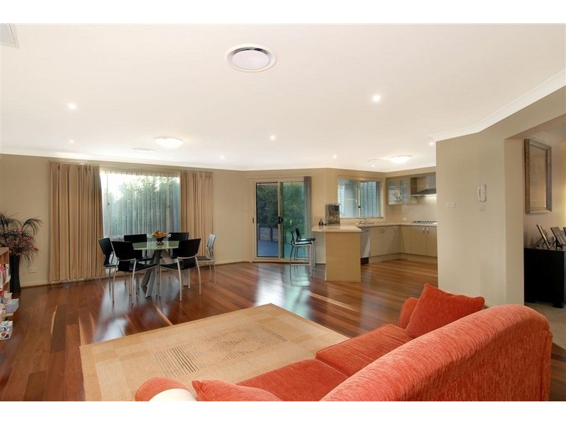 10 Larcom Road, Beaumont Hills NSW 2155