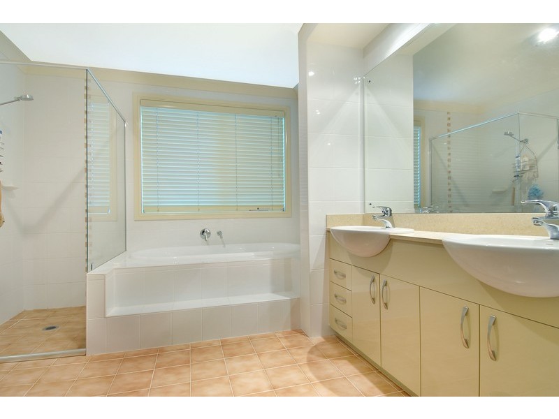 10 Larcom Road, Beaumont Hills NSW 2155