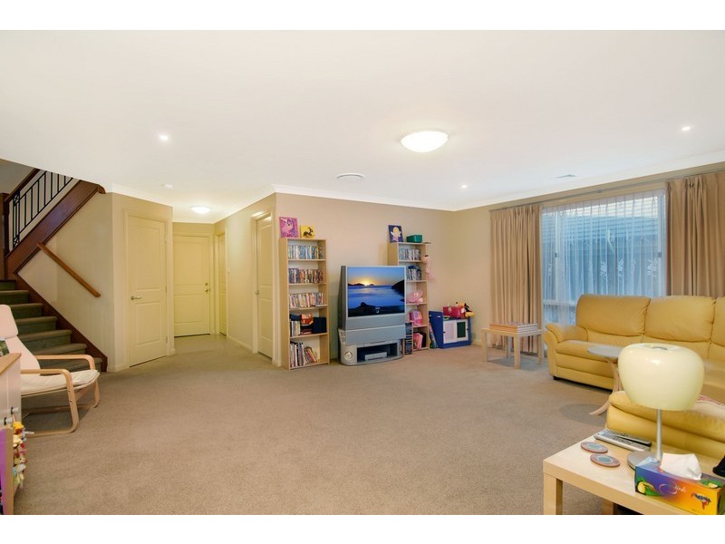 10 Larcom Road, Beaumont Hills NSW 2155