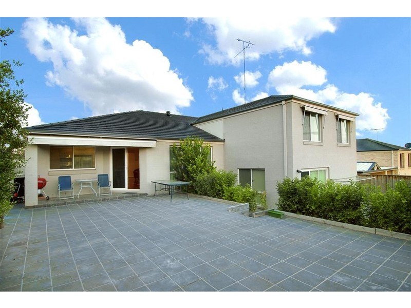 10 Larcom Road, Beaumont Hills NSW 2155