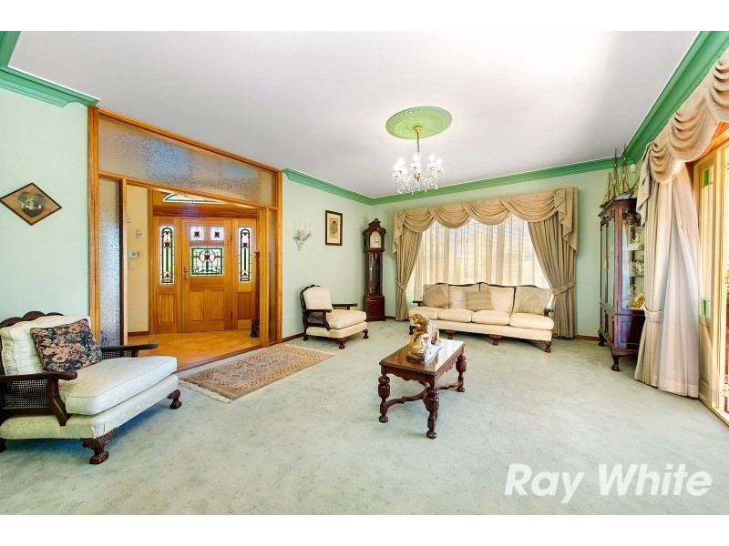 10 Beaumaris Avenue, Castle Hill NSW 2154