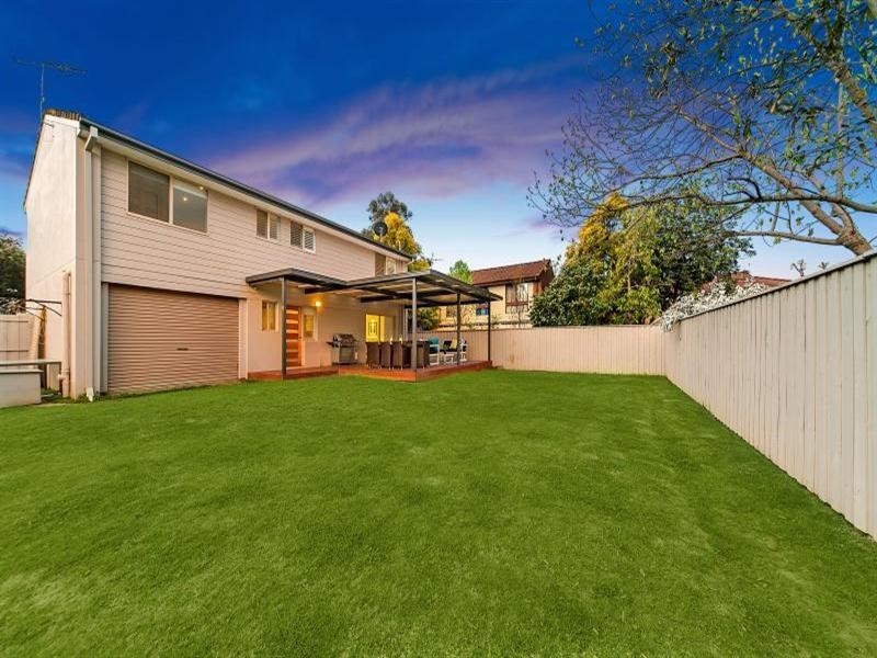 5 Roberts Place, Mcgraths Hill NSW 2756