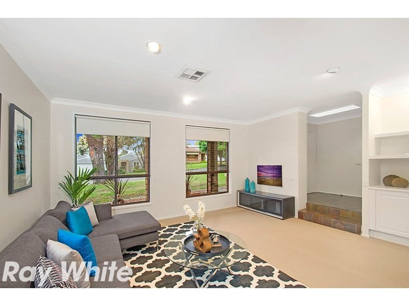4 Wychwood Place, Castle Hill NSW 2154