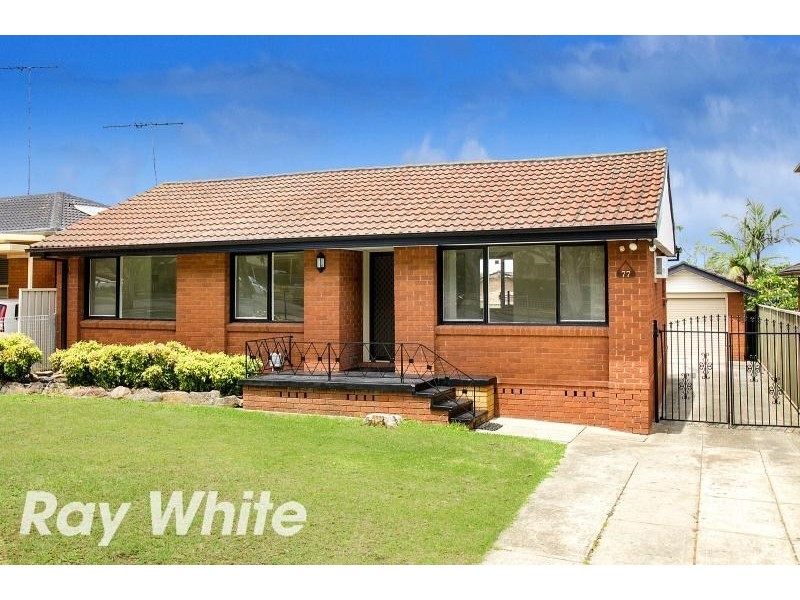 77 Warrimoo Drive, Quakers Hill NSW 2763