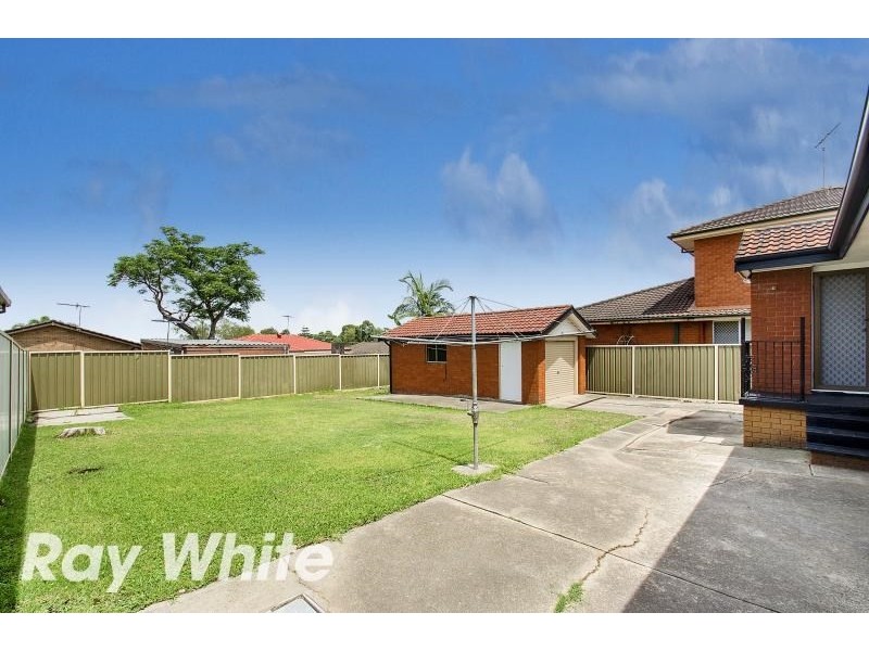 77 Warrimoo Drive, Quakers Hill NSW 2763