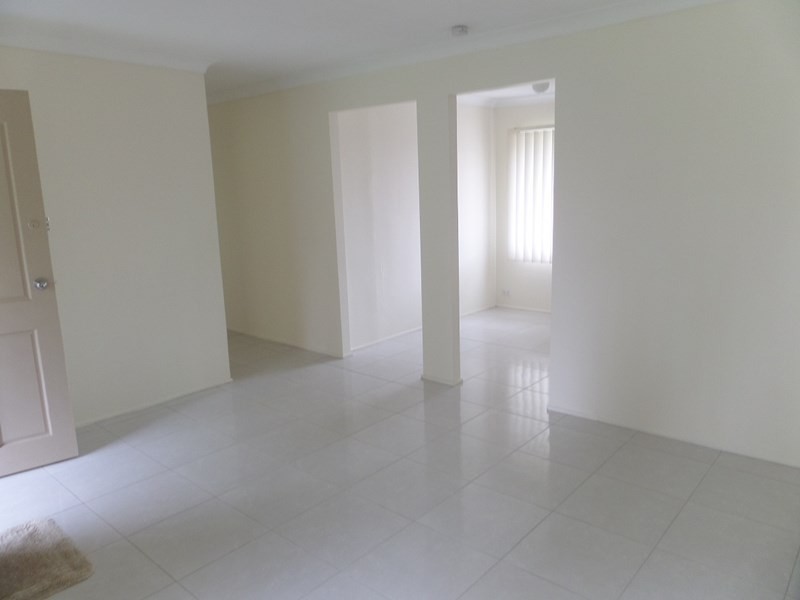 77 Warrimoo Drive, Quakers Hill NSW 2763