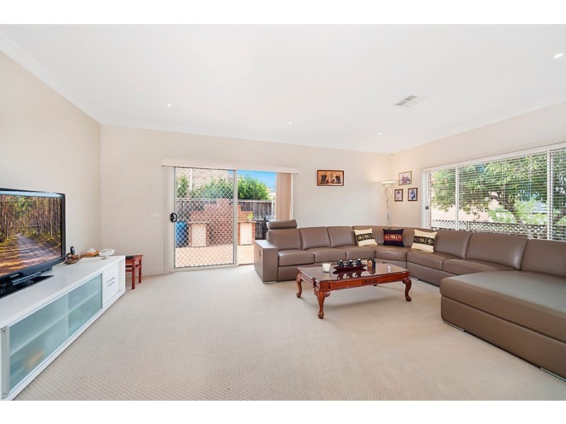 1 Lodgeworth Place, Castle Hill NSW 2154