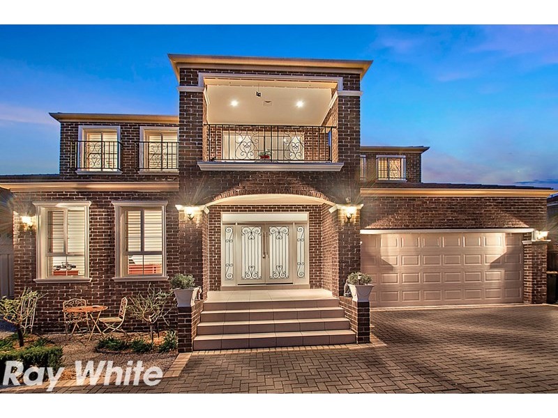 8 Lodgeworth Place, Castle Hill NSW 2154