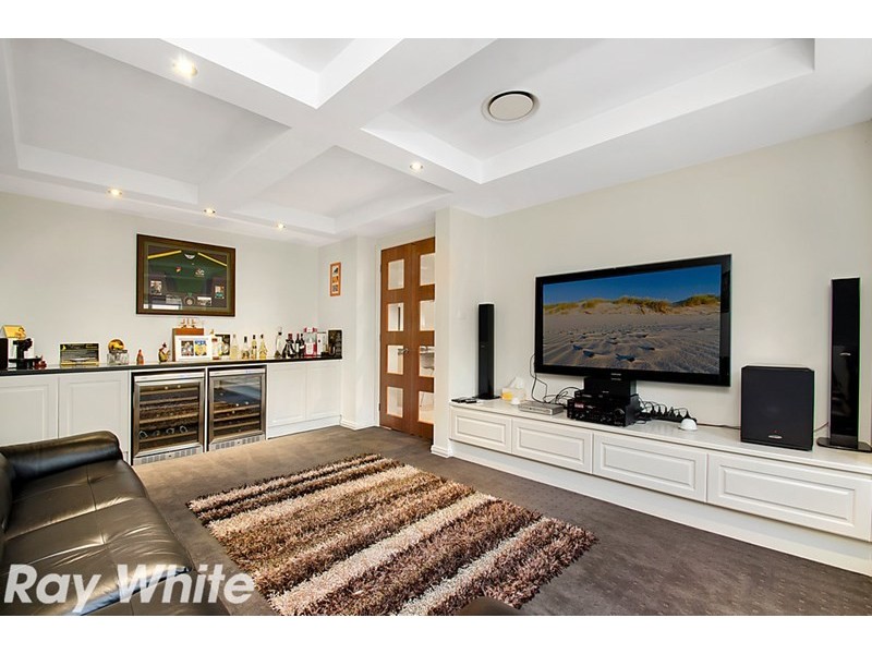 8 Lodgeworth Place, Castle Hill NSW 2154