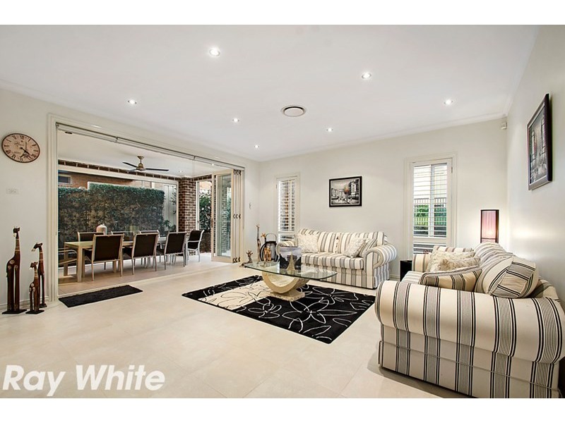 8 Lodgeworth Place, Castle Hill NSW 2154