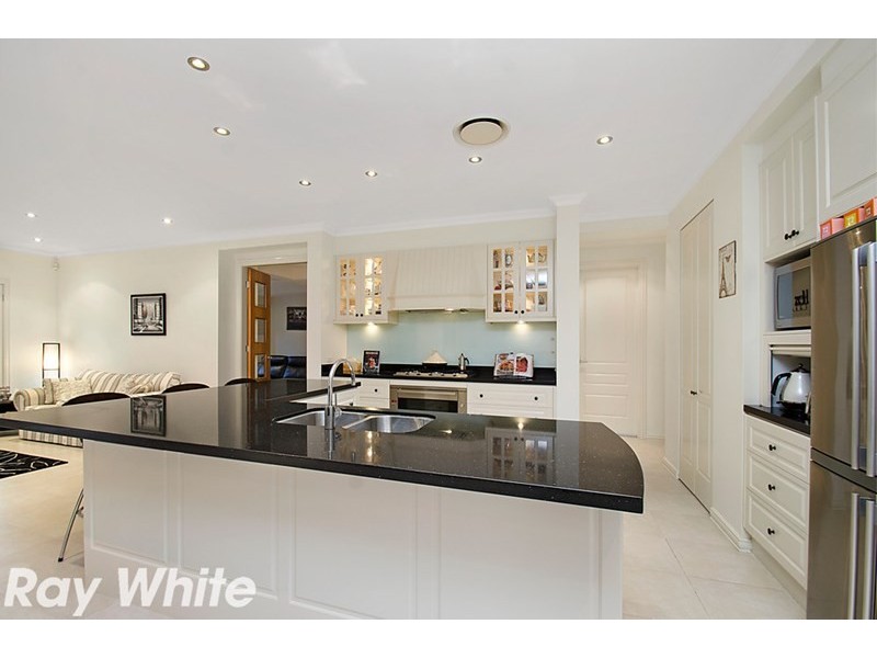 8 Lodgeworth Place, Castle Hill NSW 2154