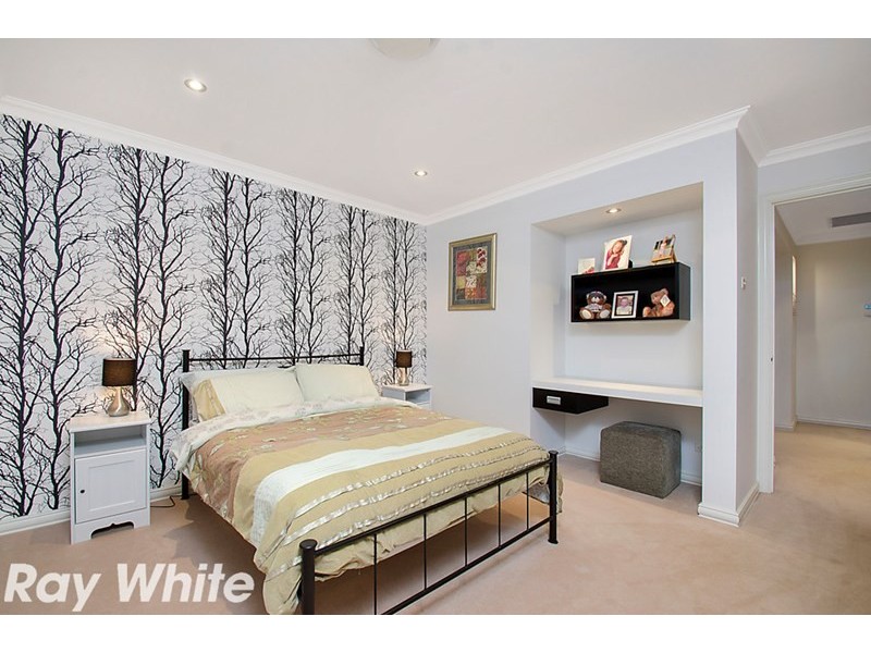 8 Lodgeworth Place, Castle Hill NSW 2154