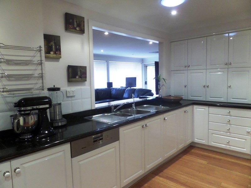 2 Cumberland Avenue, Castle Hill NSW 2154