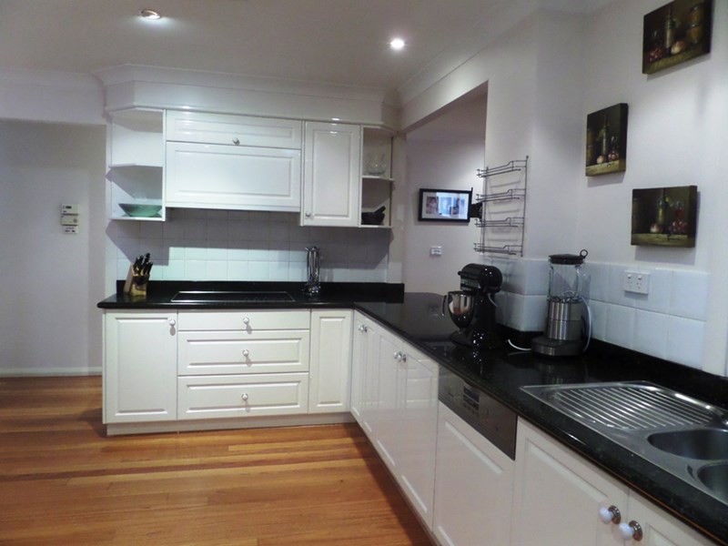 2 Cumberland Avenue, Castle Hill NSW 2154