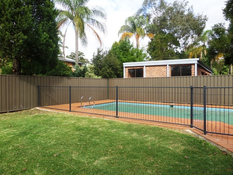 2 Cumberland Avenue, Castle Hill NSW 2154