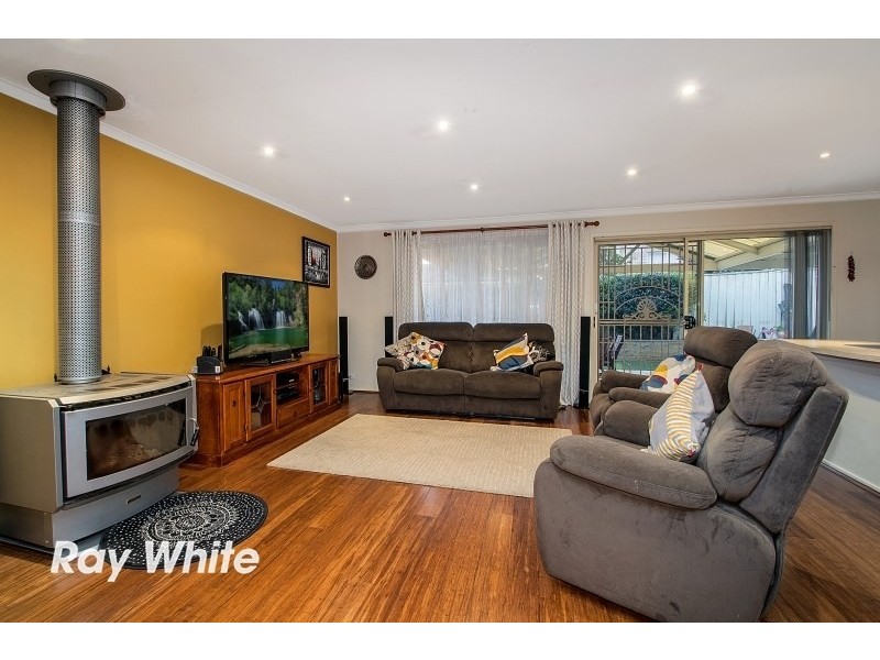8 Holbrook Court, Stanhope Gardens NSW 2768