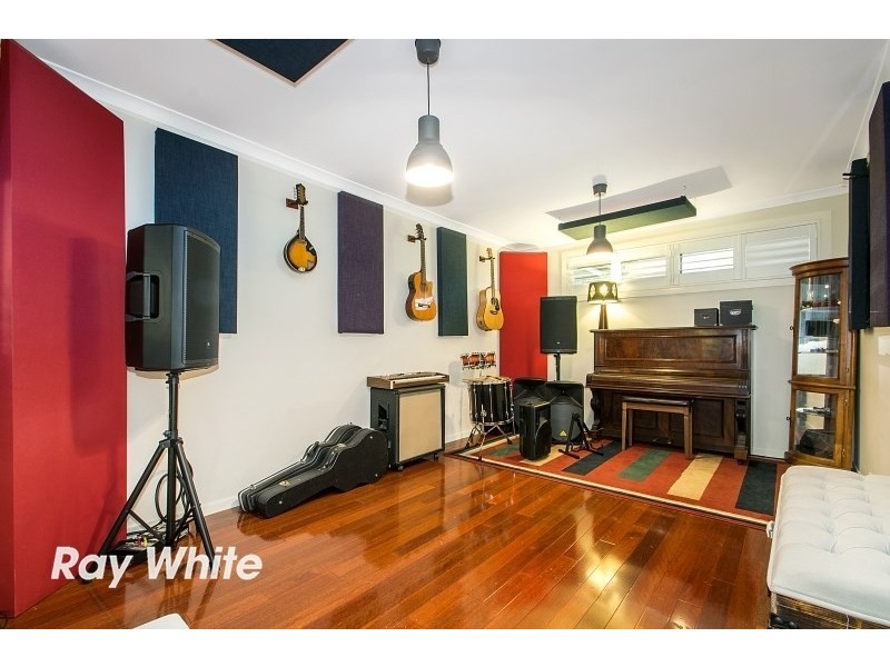 33 Kirkwall Avenue, Castle Hill NSW 2154